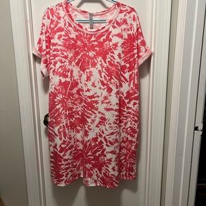 NWOT Honeyme Curvy T-Shirt Dress Pink/white with pockets